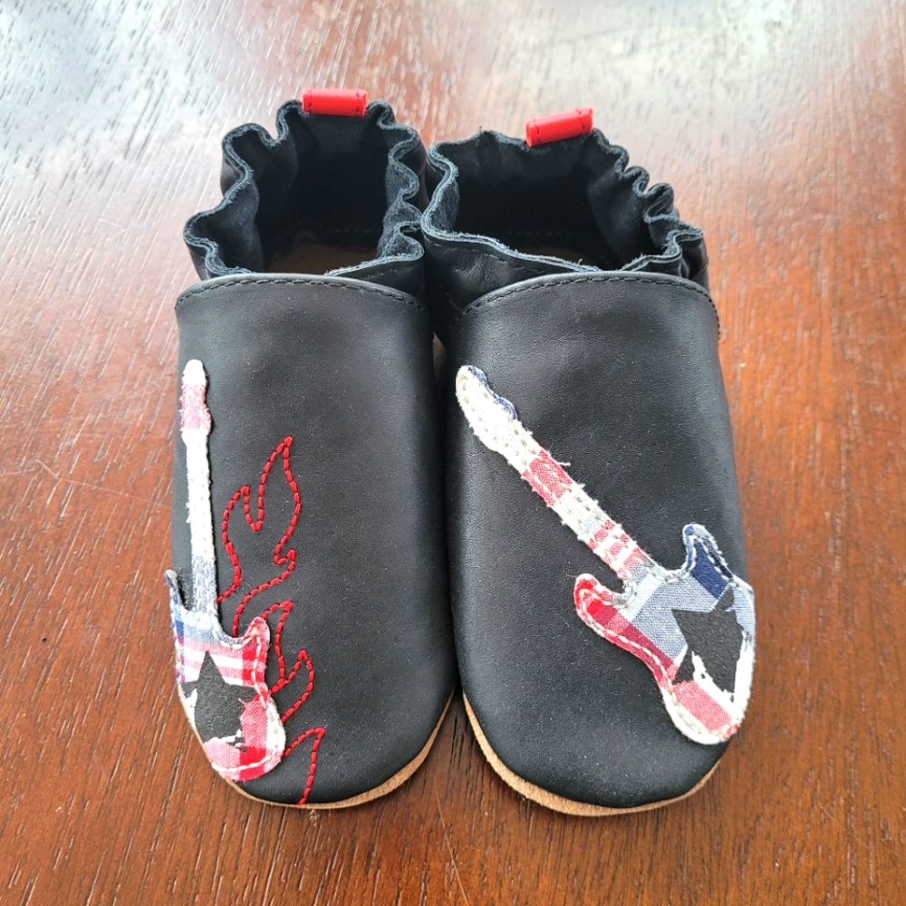Robeez soft soles sz 18-24 mths